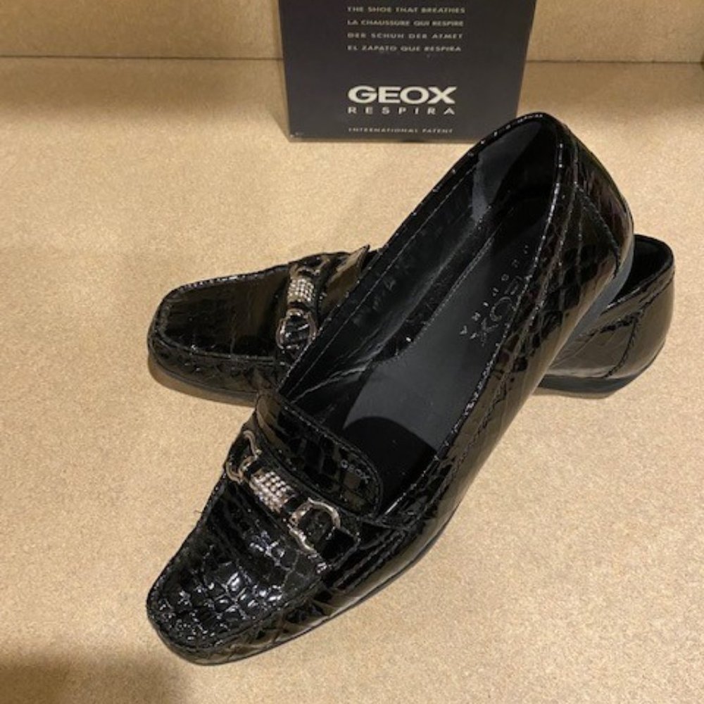 GEOX RESPIRA BLK CROC PATENT LEATHER LOAFERS 10.5